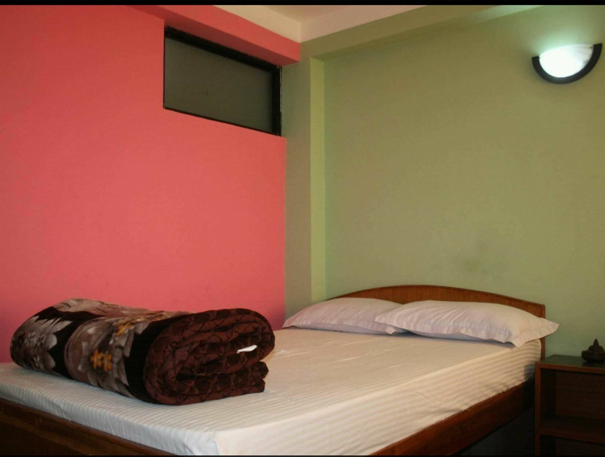 Mountain Guest House Bhatgoan Esterno foto